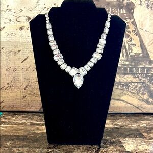 Silver Rhinestone Necklace with Teardrop Centerpiece EUC